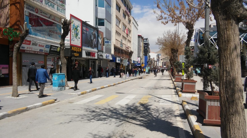 Vanhaber - Van gazetesi - YASAKTAN SONRASI VAN HINCA HINÇ DOLDU