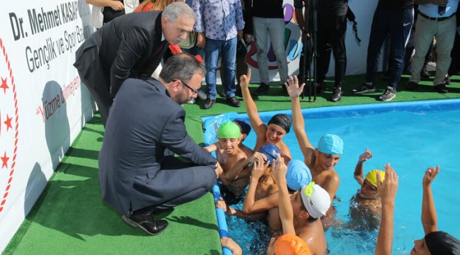 Bakan Kasapoğlu: 2020 sonuna kadar 1 milyon kişiye yüzme öğreteceğiz