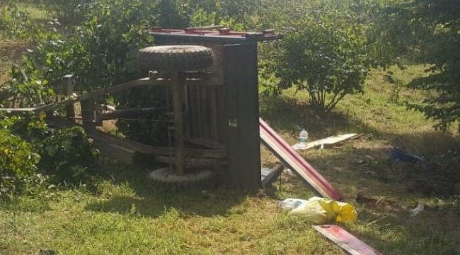 Fındık işçilerini taşıyan traktör devrildi: Ölü ve yaralılar var