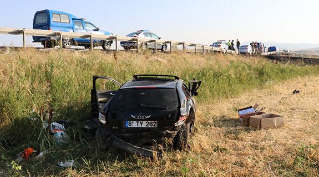 Otomobil şarampole devrildi: 2 ölü, 1 yaralı