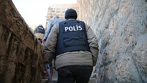  2 BİN 806 KİŞİ YAKALANDI