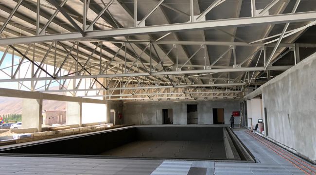 Başkale Yarı Olimpik Havuzu Bitme Aşamasına Geldi