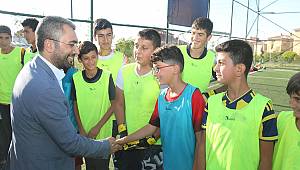 BAŞKAN SAY MİNİK FUTBOLCULARLA BİR ARAYA GELDİ