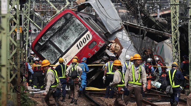 Japonya'da tren kazası: 30 yaralı