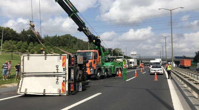 TEM'de kaza! Trafik kilitlendi
