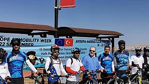 VAN GÖLÜ KIYISINDA BİSİKLET TURU