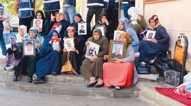 Diyarbakır annelerinden Barış Pınarı'na tam destek