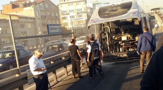 Metrobüste yangın! Seferler aksadı