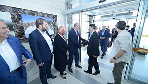VAN’DA AK PARTİ YENİ İLÇE BAŞKANLARI’NA GÖRKEMLİ KARŞILAMA