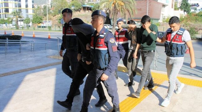 30 BİN TÜRK LİSARINI ÇALDI - ARDINDAN 10 BİN ADET...