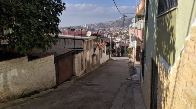 ÇOCUKLAR OYNADI VE YAŞLI KADIN ÖLDÜ