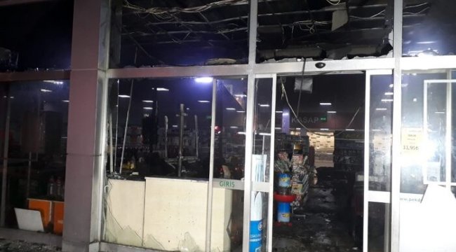 Denizli'de market yangını