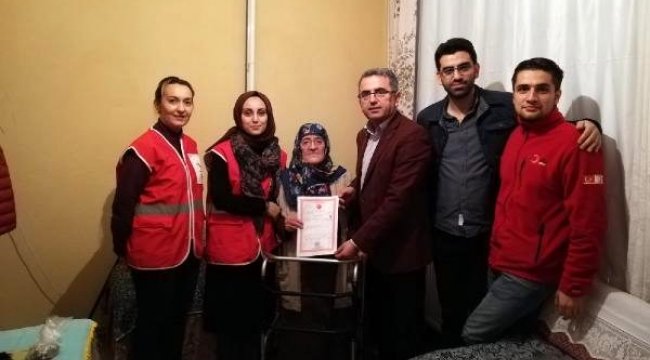 Nebiye nineden Kızılay'a ev bağışı