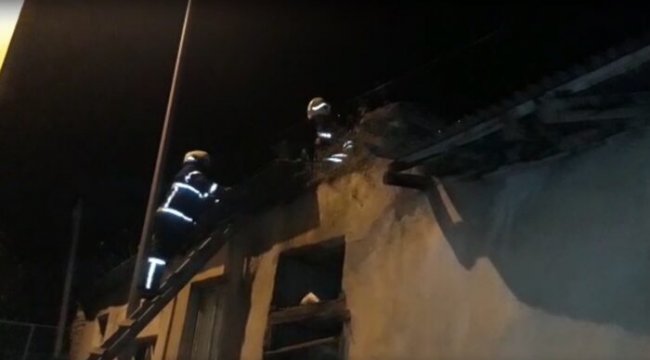 Soba bacasındaki tıkanıklık nedeniyle çıkan yangın korkuttu