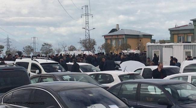 Van açık oto pazarında silahlı kavga!