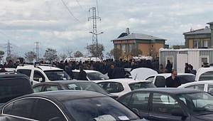 Van açık oto pazarında silahlı kavga!