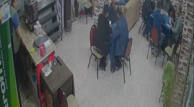 Balıkesir'de deprem anında yaşanan panik kamerada