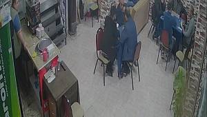 Balıkesir'de deprem anında yaşanan panik kamerada