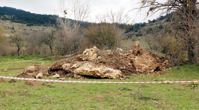 Defineci müdür göreve döndü