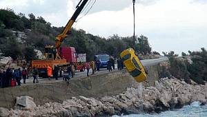 Aracıyla Denize Uçtu