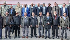 BAKAN YARDIMCISI ERSOY, DEPREMZEDE MUHTARLARLA BİR ARAYA GELDİ- vanhaber