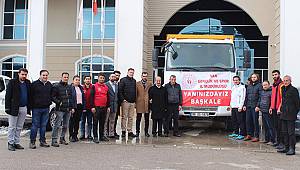BAŞKALE'YE GÖNDERİLEN İLK YARDIM TIRLARINDAN BİRİ GENÇLİK VE SPOR İL MÜDÜRLÜĞÜNDEN 