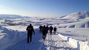 VAN'DA FLAŞ AÇIKLAMA! 13 GÖÇMEN DONDU - EKİPLER YOLA ÇIKTI -Van haber