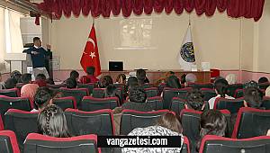 VAN'DA DEPREME KARŞI EĞİTİM VERİLİYOR