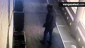 VAN'DA HIRSIZLIĞIN BÖYLESİ "Hırsızlık Yaptı Kameralara Böyle Yansıdı"