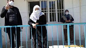 126 yaşındaki nine gençlere taş çıkartıyor