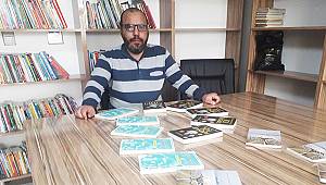Lütfi Şahin, kütüphaneye kitaplarını bağışladı