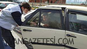 Trafik haftasını Van'da maske dağıtımı ile bir STK kutladı