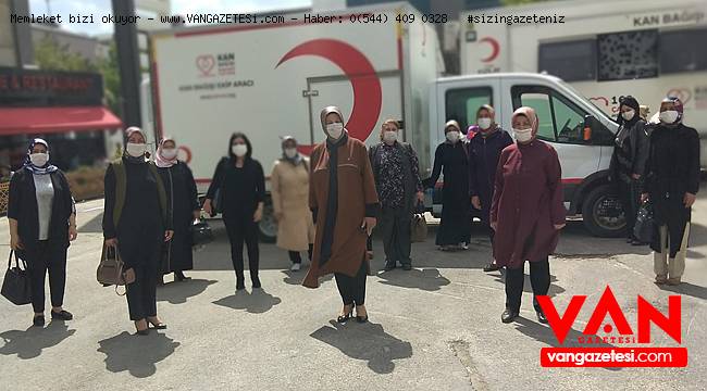 Ak Parti'den Van Kızılay'ına Kan desteği