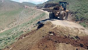Van ve İlçelerinde Yol Yapım Çalışmaları Devam Ediyor