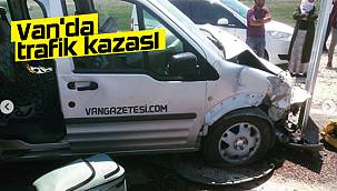 Van'da trafik kazası! 3 yaralı - O görüntüler böyle yansıdı