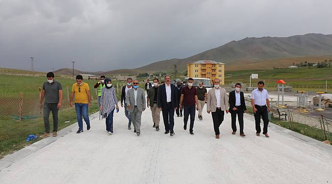 Van Gürpınar'da 300 Bin Metrekare Parke Taşı
