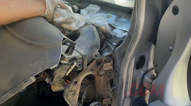 Van haber Son dakika! Van'da 65 plakalı aracın içinde çıkanlar şok etti - 2 gözaltı