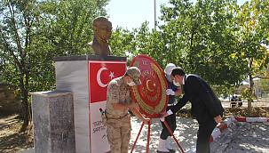 Başkale Kaymakamı Gaziler Günü töreni