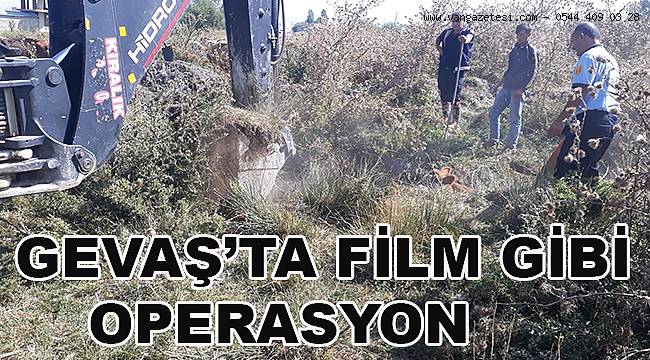 Bataklığa Saplanan İnek Film Gibi Operasyonla Kurtarıldı