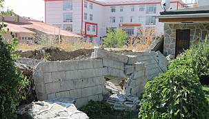 Van'a yakışmayan hareket - Parklara hunharca zarar verildi