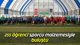 255 Öğrenci Sporcu Malzemesiyle Buluştu