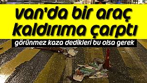 Van'da Bir Araç Kaldırıma Çarptı