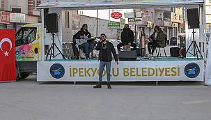 EVDE KALAN VANLILARA MÜZİKLİ DESTEK