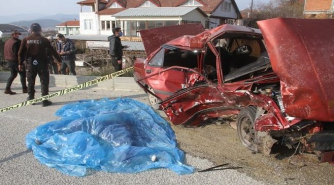 Trafik kazası: 2 ölü 3 yaralı