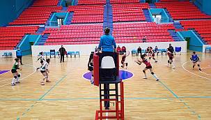 Van Bütükşehir Gençlik ve Spor Kulübü, liderliğini sürdürüyor