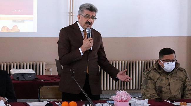 Bilmez, Başkale'nin mahalle muhtarlarıyla bir araya gelerek sorunlarını dinledi