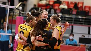 VakıfBank Kadın Voleybol Takımı Bursa'da da kazandı