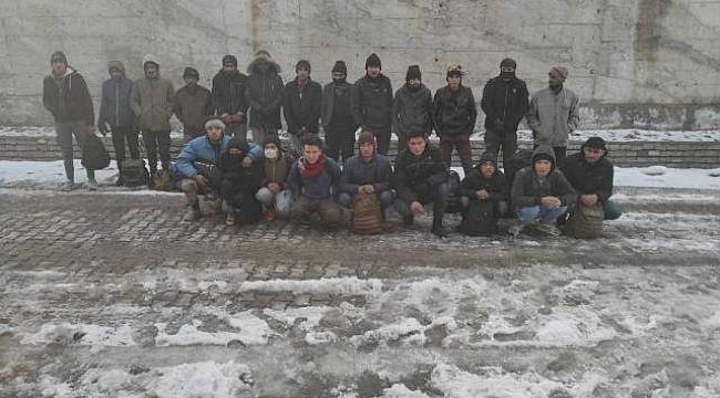 Başkale'de Kaçak Göçmen Operasyonu
