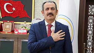 Başkan Hayrullah Tanış, 'Allah bir daha bu millete İstiklal Marşı yazdırmasın!'