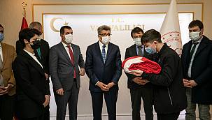 Türk Bayrağımız Van’a Ulaştı